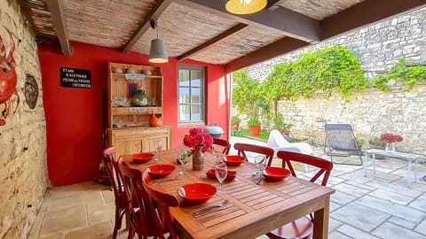 Patio, Dining area