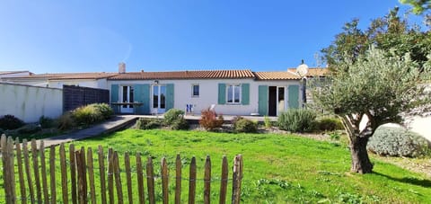 Property building, Garden, Garden view