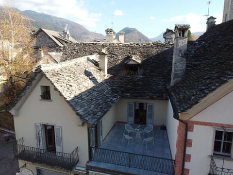 Property building, Facade/entrance