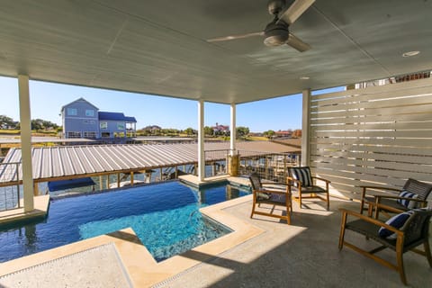 Lakeside Property with Temperature Control Pool on Lake LBJ House in Kingsland