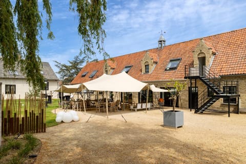 Property building, Day