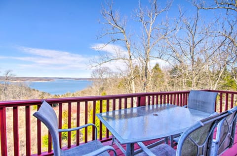 Large Cabin with Deck Overlooking Norfork Lake! Maison in Norfork Lake