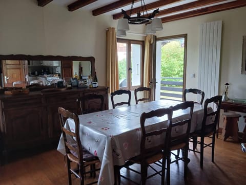 Dining area, Garden view, Mountain view