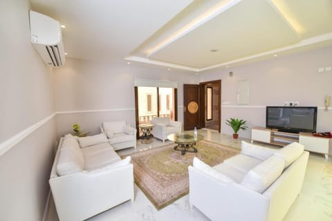 La Famille Guest House-Families Onlyللعوائل فقط Condo in Makkah Province