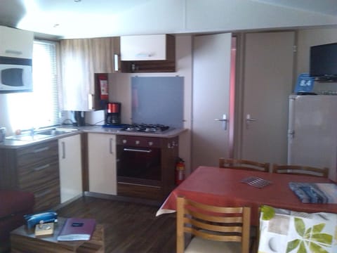 TV and multimedia, Kitchen or kitchenette, Dining area