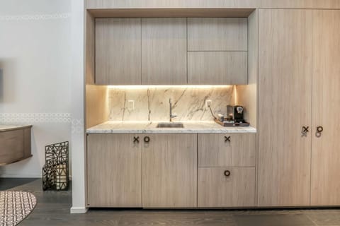 Aluna Lux Suites at SLS Lux Brickell Building Apartment in Brickell