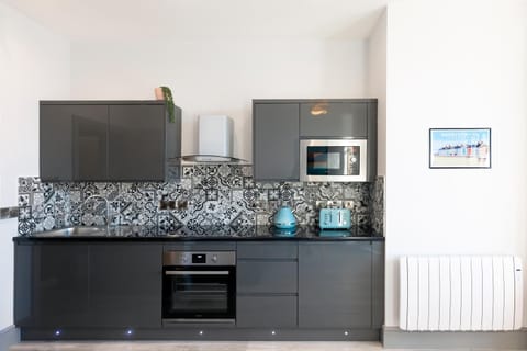 Kitchen or kitchenette, minibar, pet friendly, stove, toaster