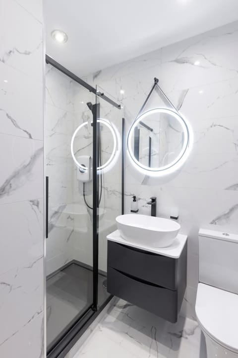 Shower, Toilet, Bathroom