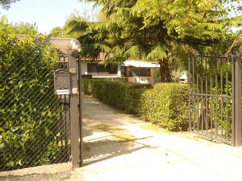 Facade/entrance, View (from property/room)