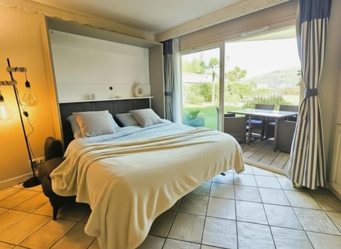 Patio, Bed, Bedroom, air conditioner