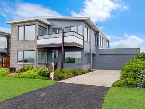 Stone and Sea House in Port Fairy