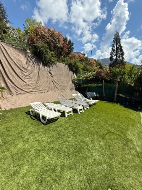 Veyrier-du-Lac ANNECY 60 m2 4-6 pers proche plage 1Garage Terrasse vue lac Apartment in Haute-Savoie