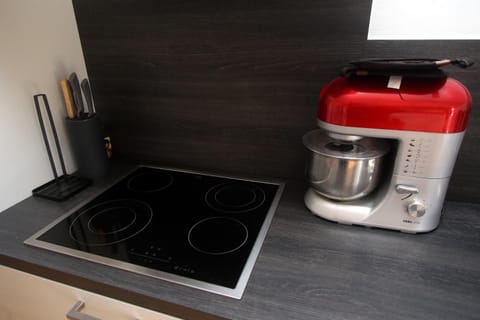 stove, Internal: Not applicable to any particular room