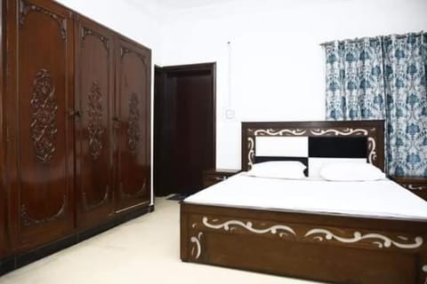 Lux Lounge Guest House Bed and Breakfast in Islamabad