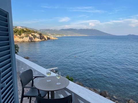 Chrisopetro Rooms Bed and Breakfast in Samos Prefecture