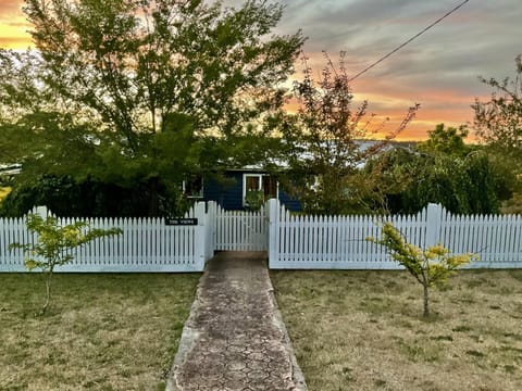 Facade/entrance, Natural landscape, Summer, Garden, Garden, Garden view, Sunset