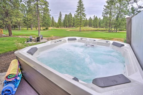 Mountain-Base Lodge 6 Miles to Downtown Bend Casa in Deschutes River Woods