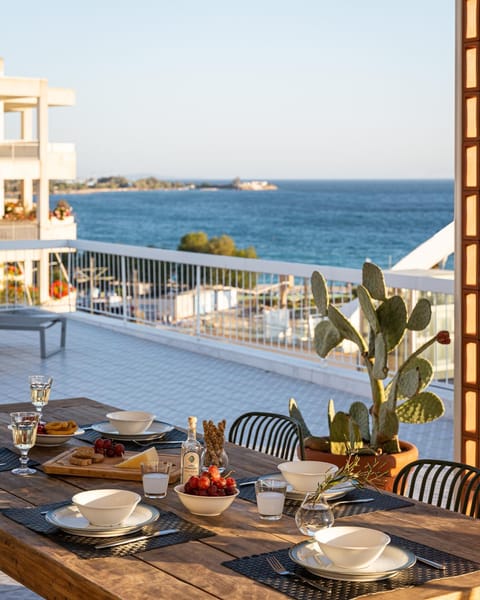 Patio, Day, Natural landscape, View (from property/room), Balcony/Terrace, Food and drinks, Dining area, Food, Sea view, Drinks
