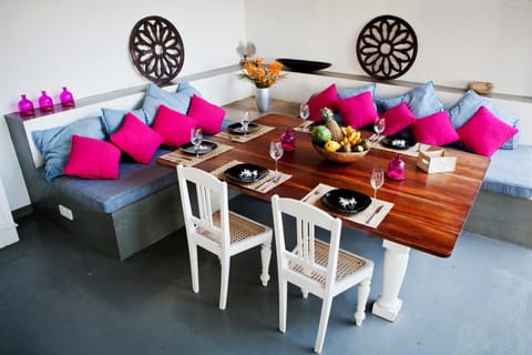 Living room, Dining area, Sea view