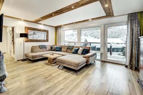 Chalet Sabrina mit Außenpool im Sommer House in Piesendorf