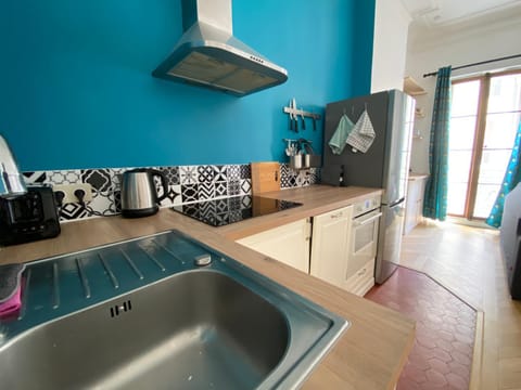 Kitchen or kitchenette, Breakfast