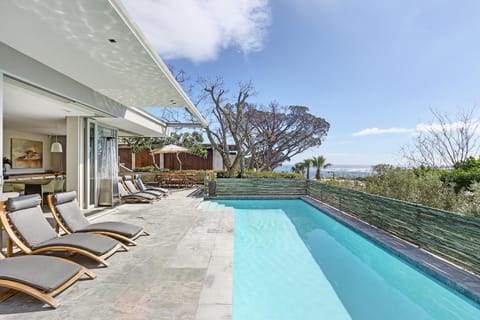 Blinkwater Villa Maison in Camps Bay