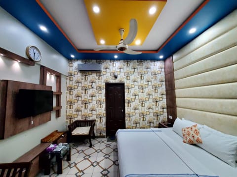 Diplomat Inn Hotel Bed and Breakfast in Karachi