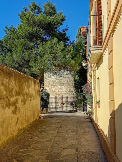 Facade/entrance, Neighbourhood, View (from property/room), View (from property/room), Landmark view, Landmark view