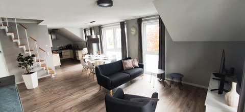 moderne Neubau-Wohnung mit Kamin und 35qm Dachterrasse Apartment in Villingen-Schwenningen