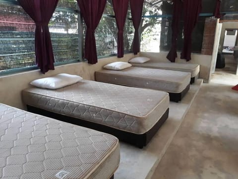 Lubok Jong Riverside, Sedim Campingplatz /
Wohnmobil-Resort in Kedah