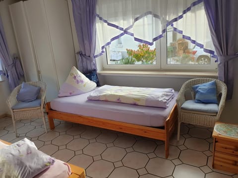 Property building, Photo of the whole room, Bedroom