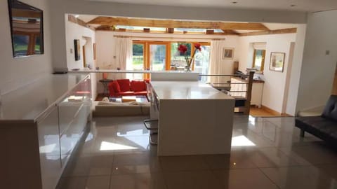 Sleeps 6 Rural Contemporary Oak Framed Light Airy House with Far Reaching Views in AONB House in Borough of Waverley