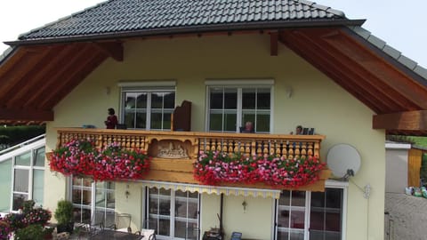 Balcony/Terrace, Mountain view