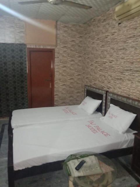 NTP Hotel Hôtel in Lahore