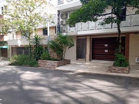 Property building, Facade/entrance