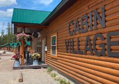 Cabin Village Natur-Lodge in Island Park