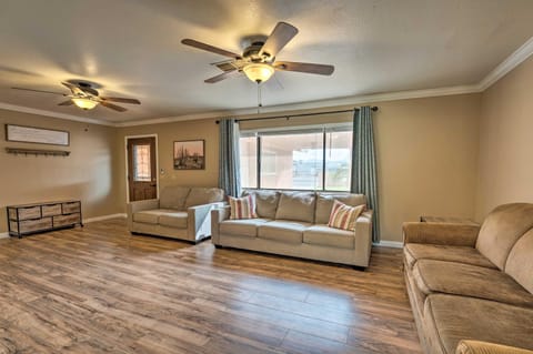 Updated Family Home - 2 Blocks to Colorado River! Maison in Bullhead City