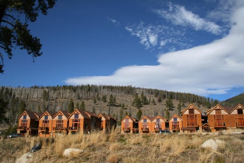 Antlers Gulch 502 by SummitCove Lodging House in Keystone