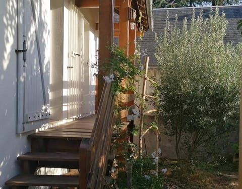 Facade/entrance, Balcony/Terrace