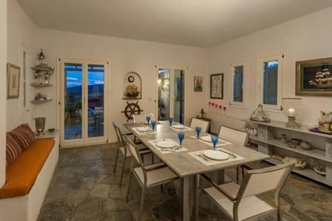 Pure White Seven-Bedroom Villa - 16 Guests - Private Pool - Aspro Chorio Villa in Paros, Greece