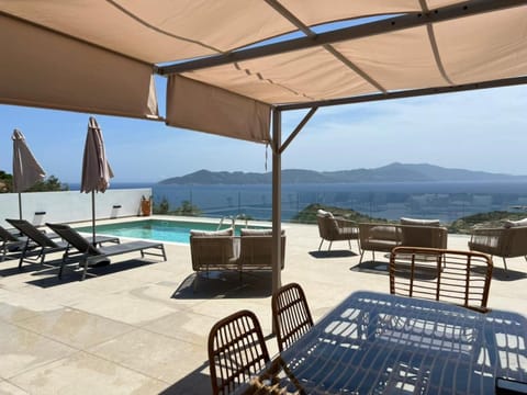 Swimming pool, Inner courtyard view, sunbed