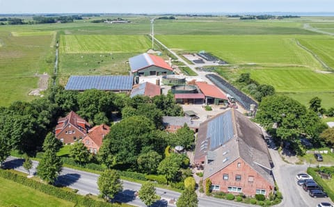 Property building, Bird's eye view, Location
