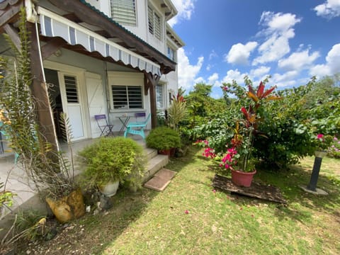 Villa l'Exotik Apartment in Les Abymes