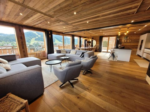 Chalet de luxe avec jacuzzi, sauna, parking et WIFI aux Gets - FR-1-598-19 Chalet in Les Gets