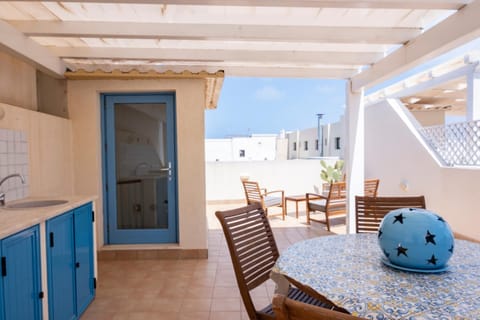 Patio, Dining area