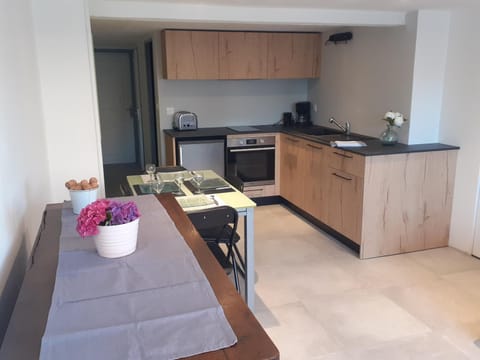 Logement entier 4 personnes Villefranche sur Saone Condo in Villefranche-sur-Saone