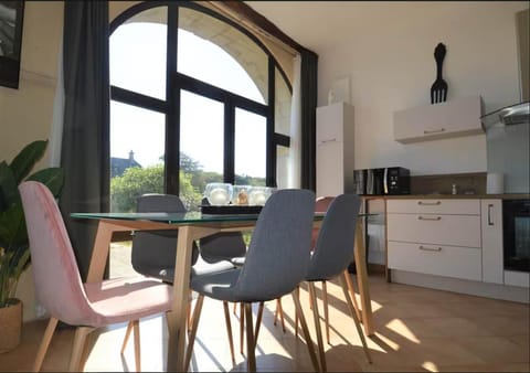 Dining area, kitchen
