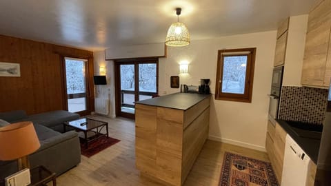 Les Comtes de Savoie - Appartement rénové proche du centre de Megève avec vue sur le Mont d'Arbois House in Combloux