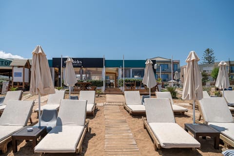 Esperides Beach Hotel Apartments Apartahotel in Crete