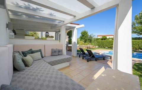 Balcony/Terrace, Pool view, Swimming pool